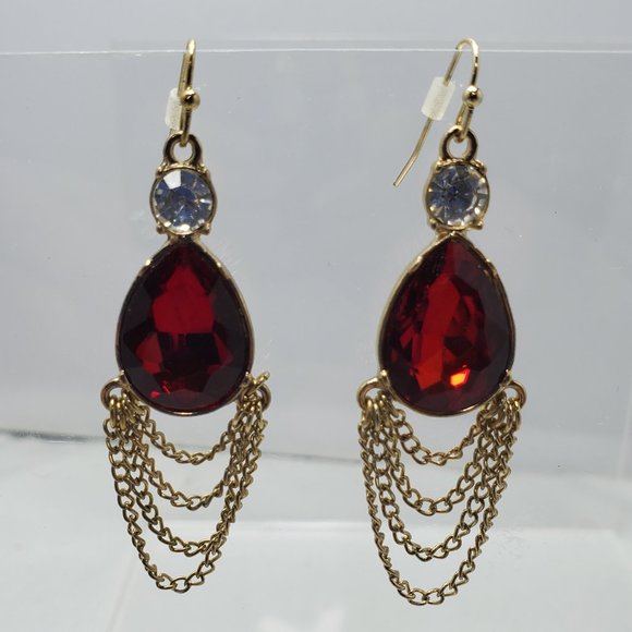 Bijou red garnet stone tassel fish hook earring - Picture 5 of 8